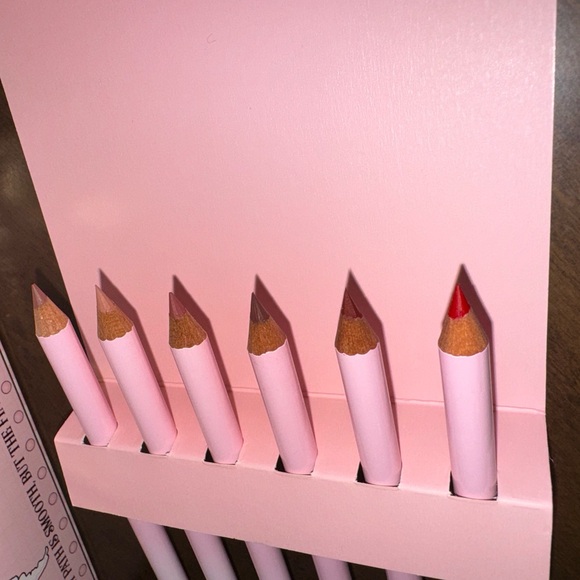 P. Louise Lip Pencil Set - Picture 5 of 8